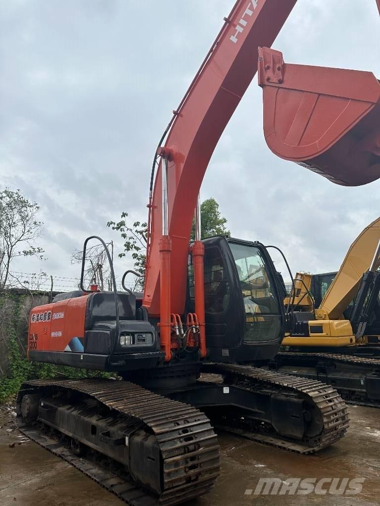 Hitachi ZX 200 Pásové rýpadlá