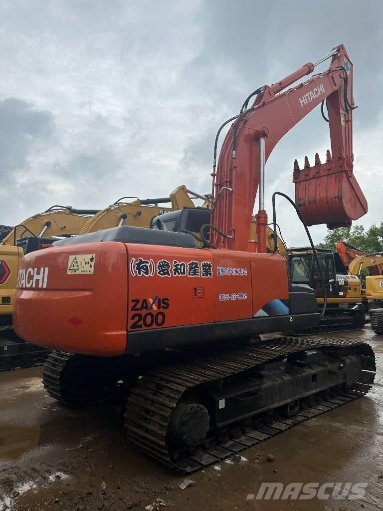 Hitachi ZX 200 Pásové rýpadlá