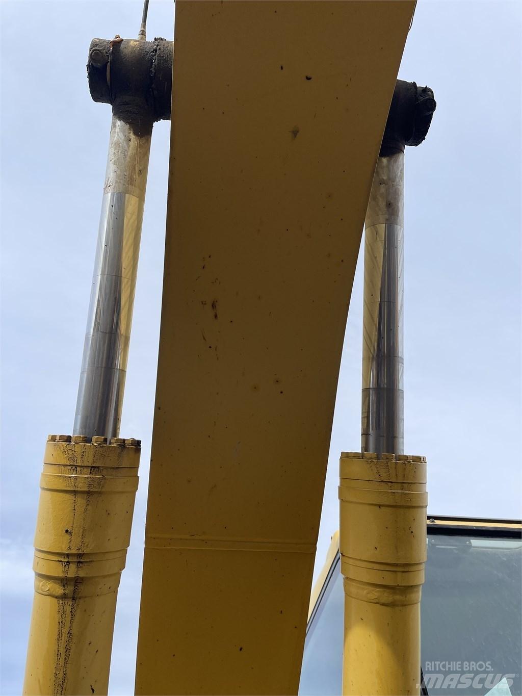 Komatsu PC 200 LC-7 Pásové rýpadlá