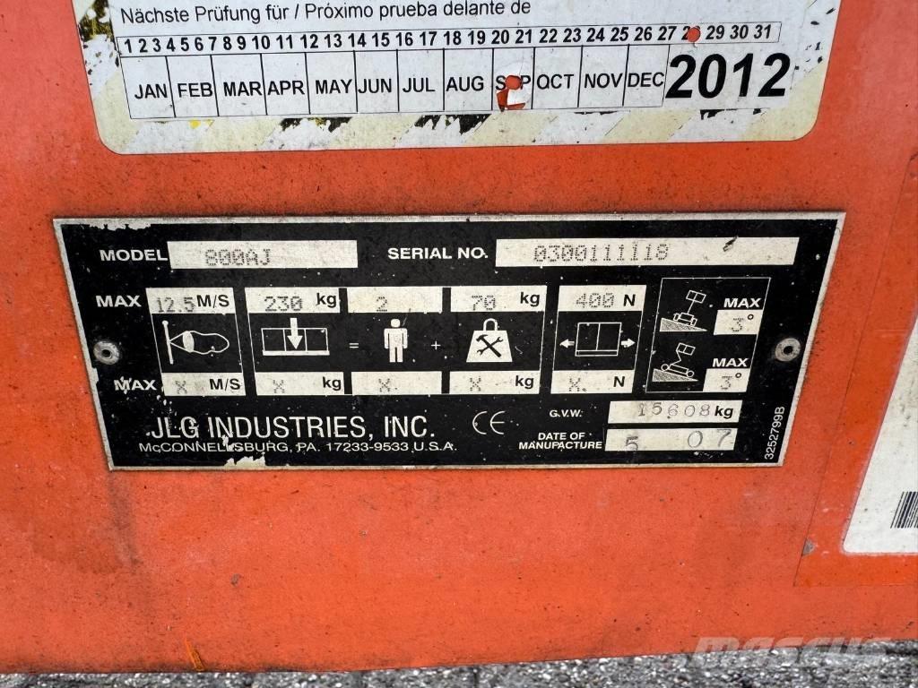 JLG 800 AJ Kĺbové plošiny