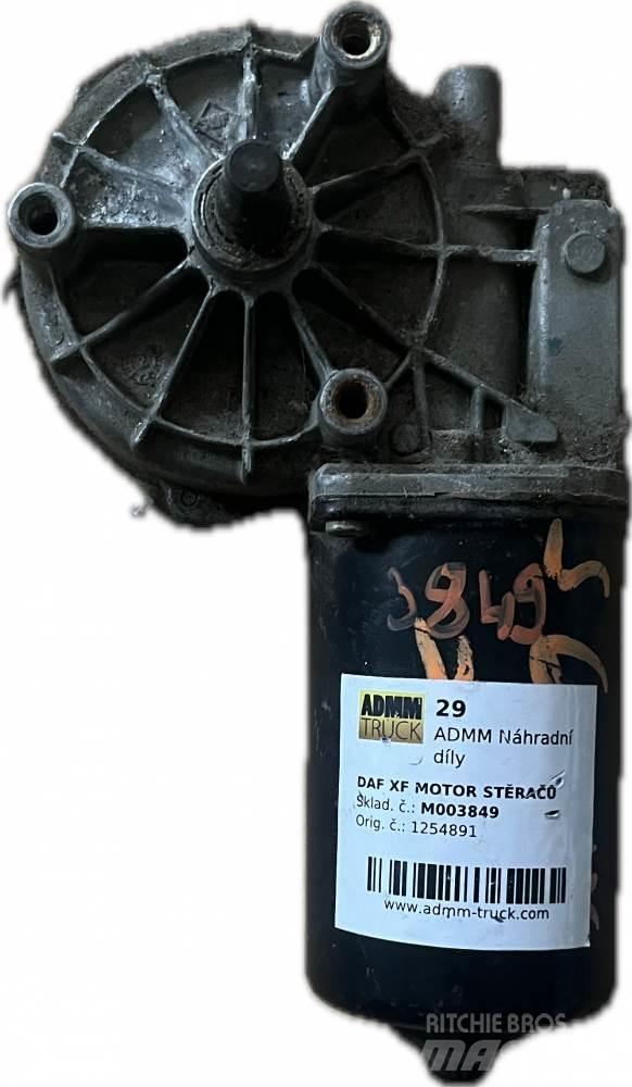 DAF XF MOTOR STĚRAČŮ Motory