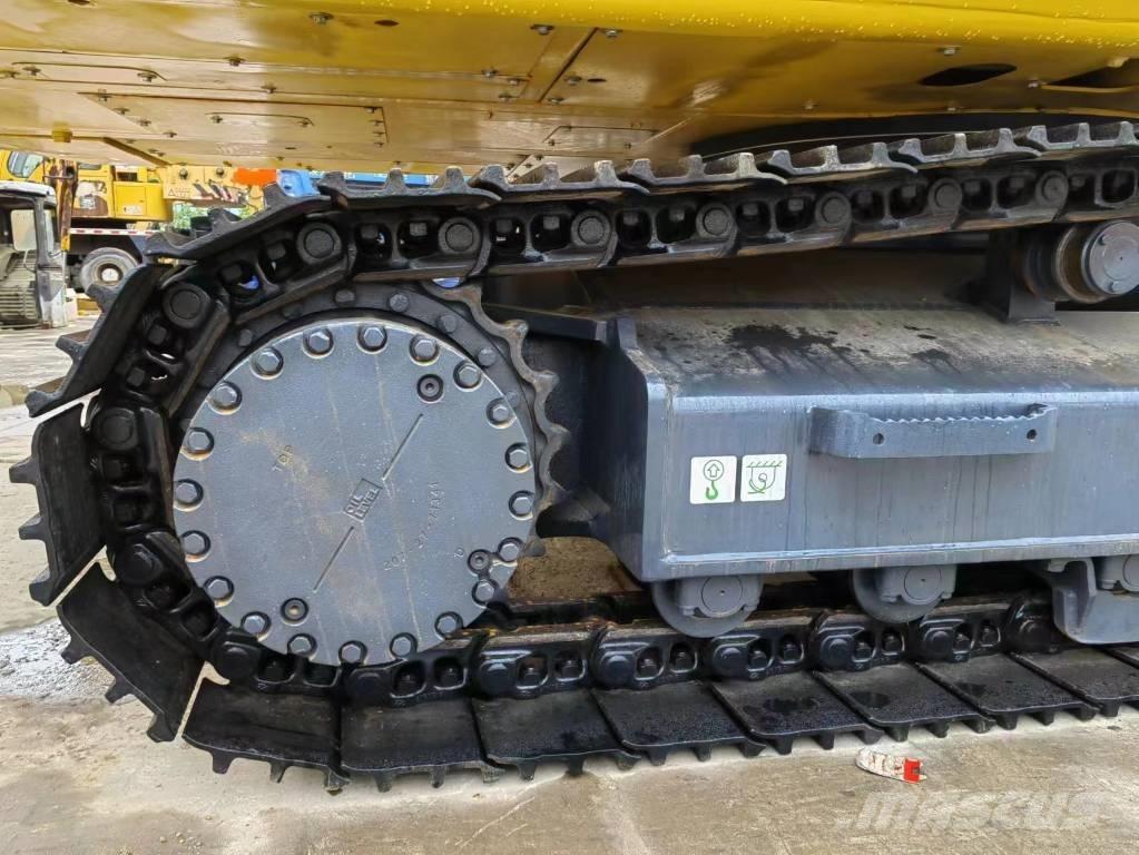 Komatsu PC 300-8 Pásové rýpadlá