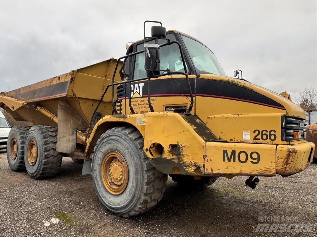 CAT 730 Kĺbové nákladné autá
