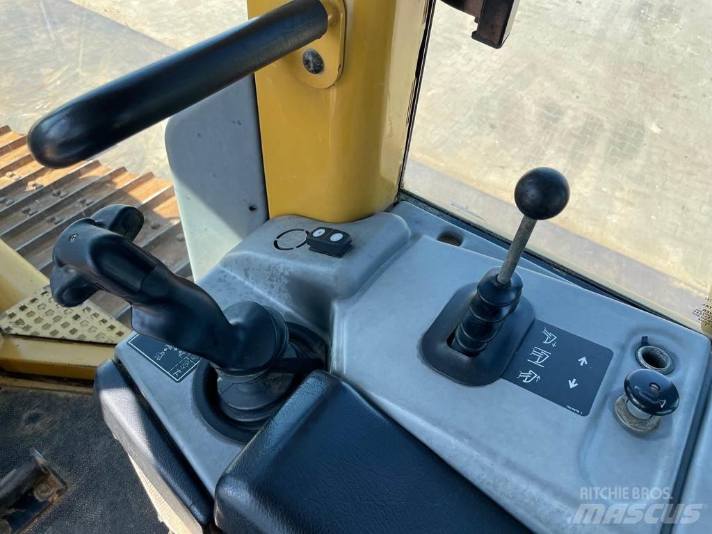 CAT D6N XL Pásové dozéry
