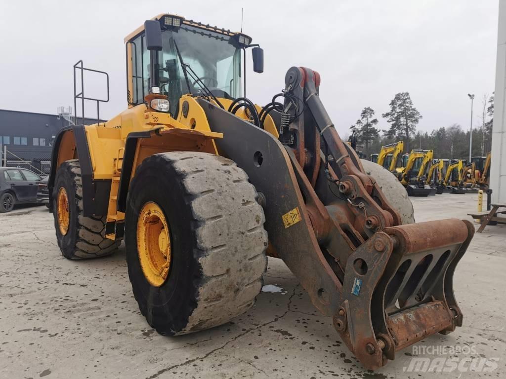 Volvo L220F Kolesové nakladače