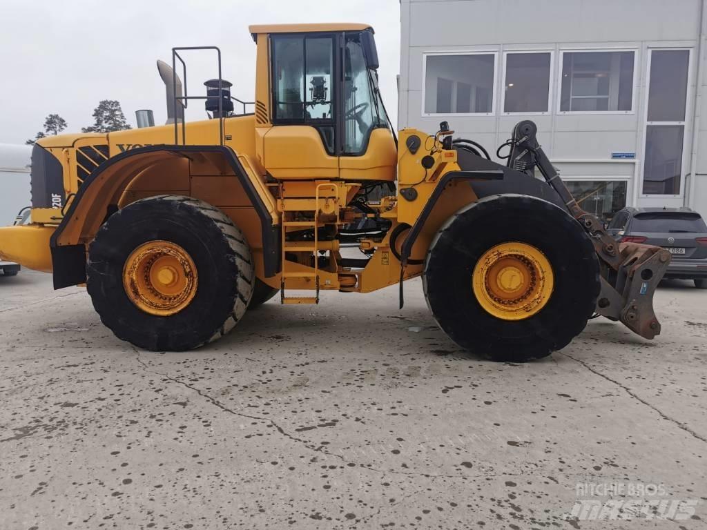 Volvo L220F Kolesové nakladače