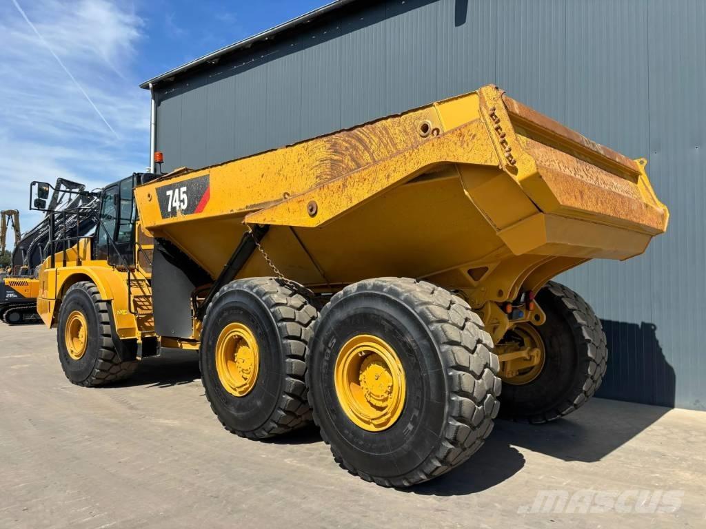 CAT 745 04A Kĺbové nákladné autá