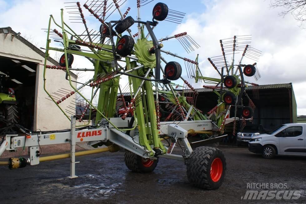 CLAAS Liner 3600 Obracače a zhrabovače sena