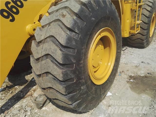 CAT 966 G Kolesové nakladače