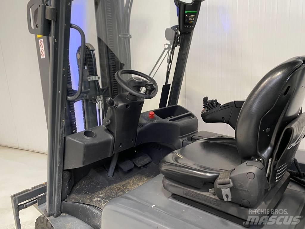 Linde E30L-01 Akumulátorové vozíky
