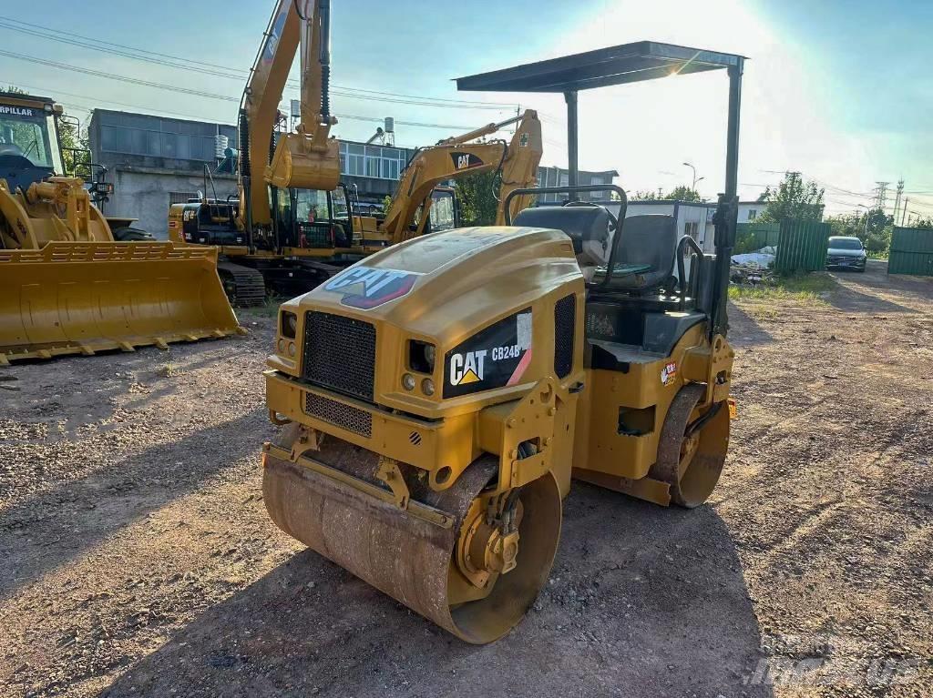 CAT CB 24 B Tandemové valce