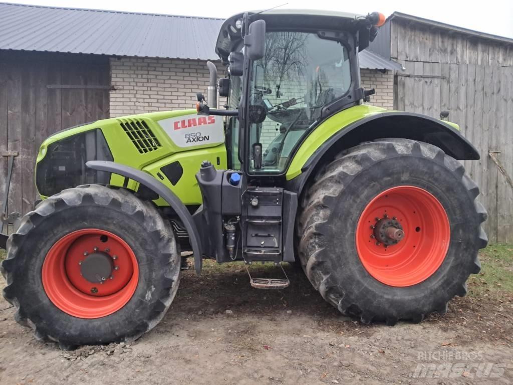 CLAAS Axion 850 Traktory