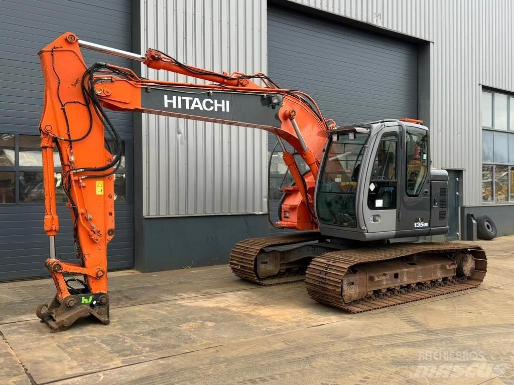 Hitachi ZX135US Pásové rýpadlá