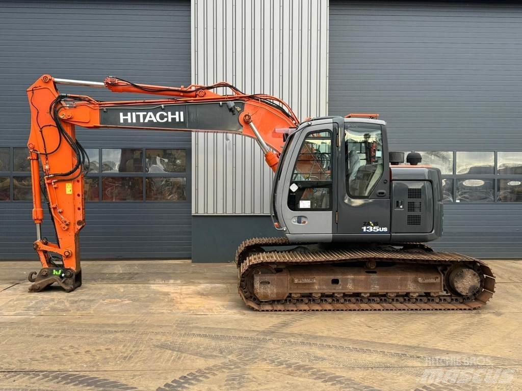 Hitachi ZX135US Pásové rýpadlá