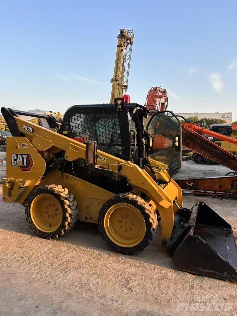 CAT 262 D Šmykom riadené nakladače