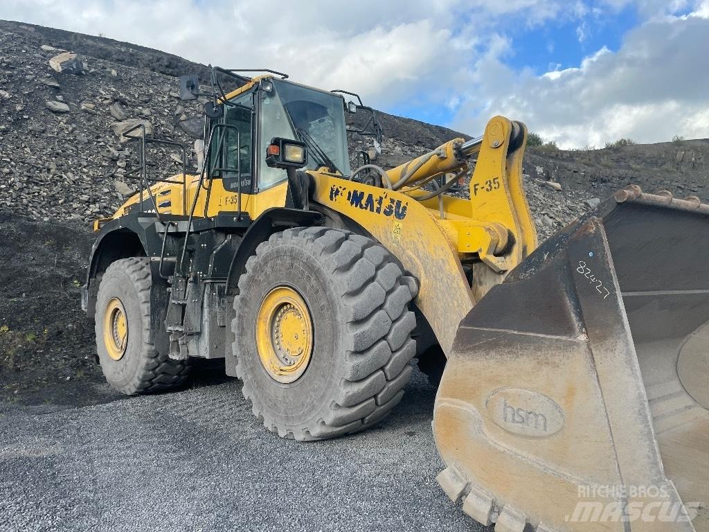 Komatsu WA500 Kolesové nakladače