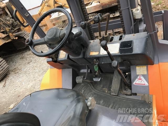 Toyota 7 FD 40 Dieselové vozíky