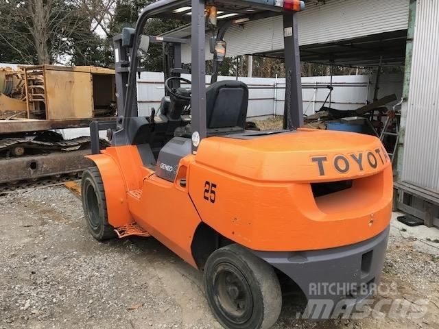 Toyota 7 FD 40 Dieselové vozíky