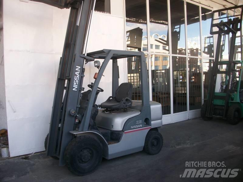 Nissan PL02A25 LPG vozíky