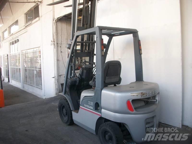 Nissan PL02A25 LPG vozíky