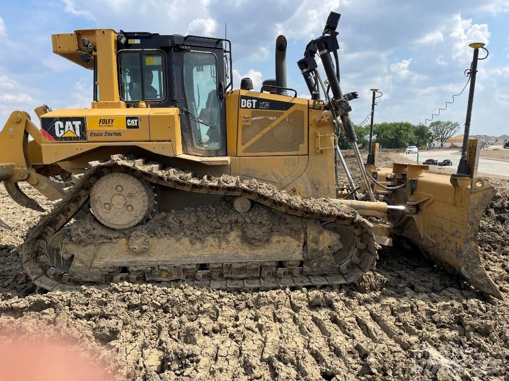 CAT D 6 T XW VP Pásové dozéry