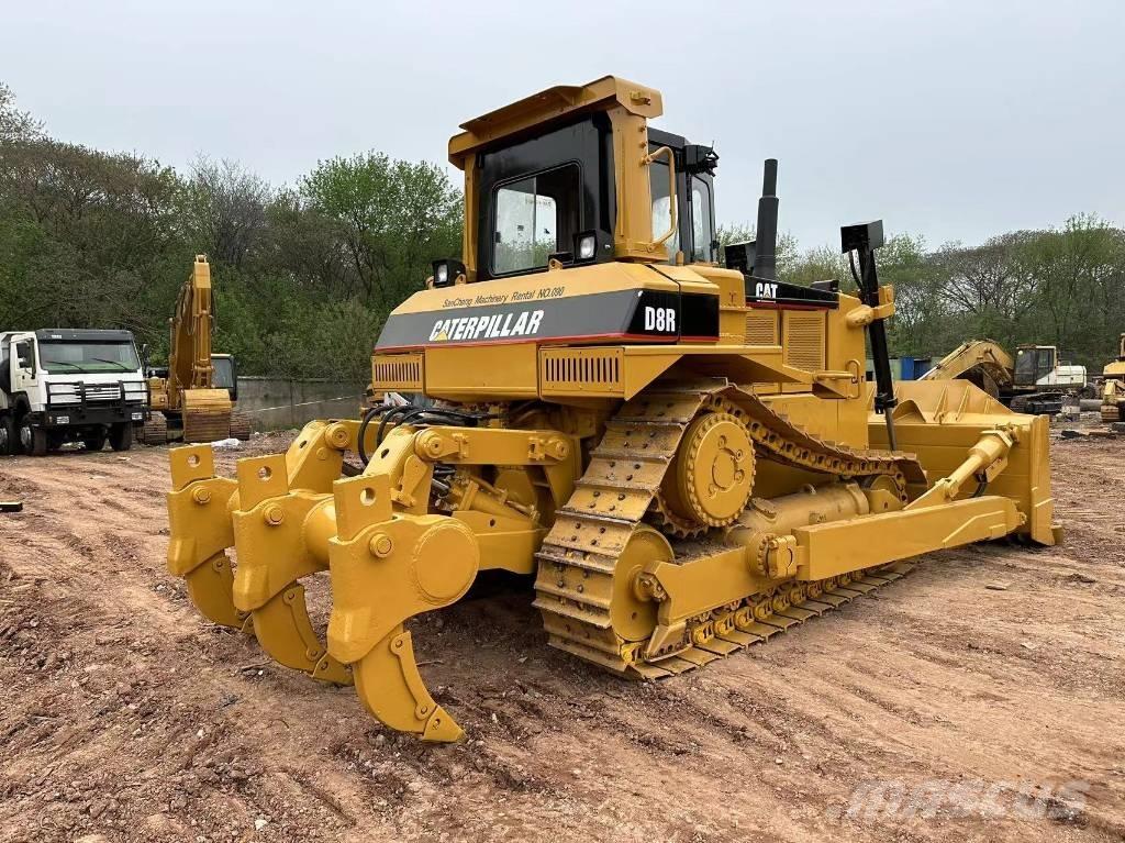 CAT D8R Pásové dozéry