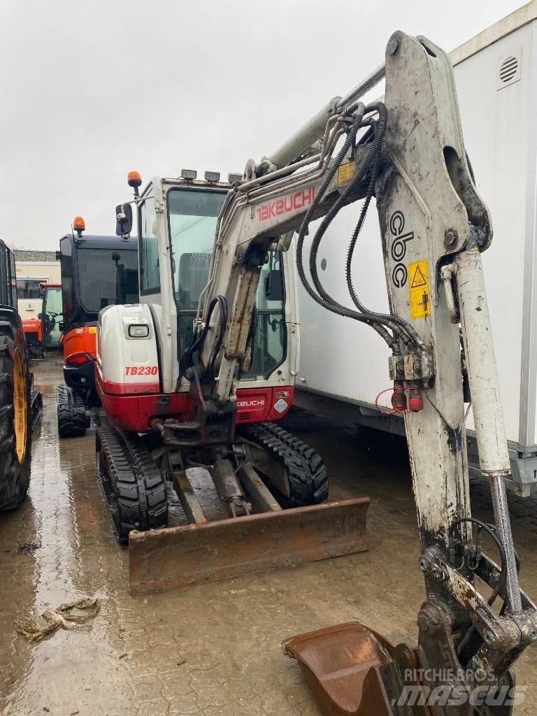 Takeuchi TB 230 Mini rýpadlá < 7t
