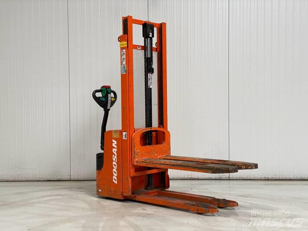 Doosan LEDS12.5C Ručne vedené vysokozdvižné vozíky
