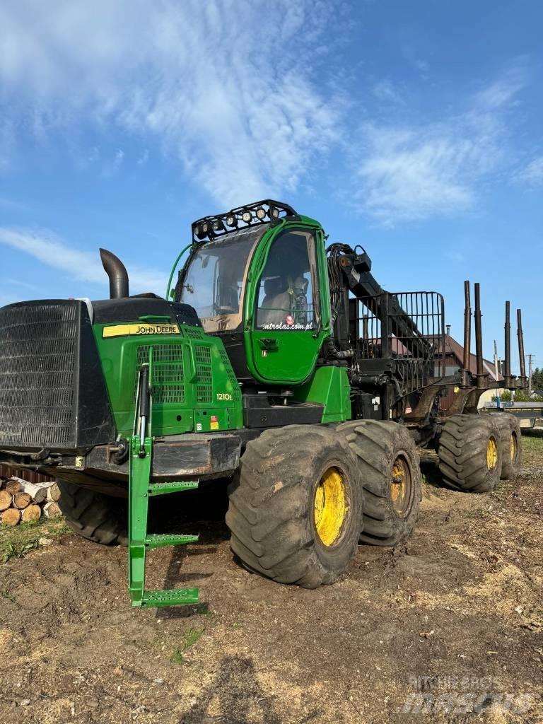 John Deere 1210E Lesné traktory