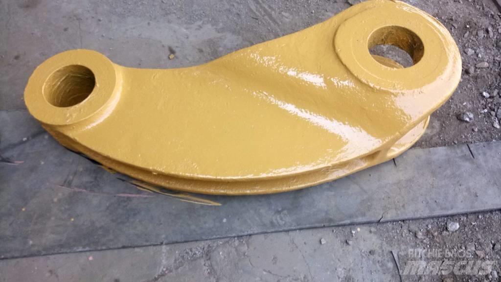 CAT 245 Podvozky a zavesenie kolies