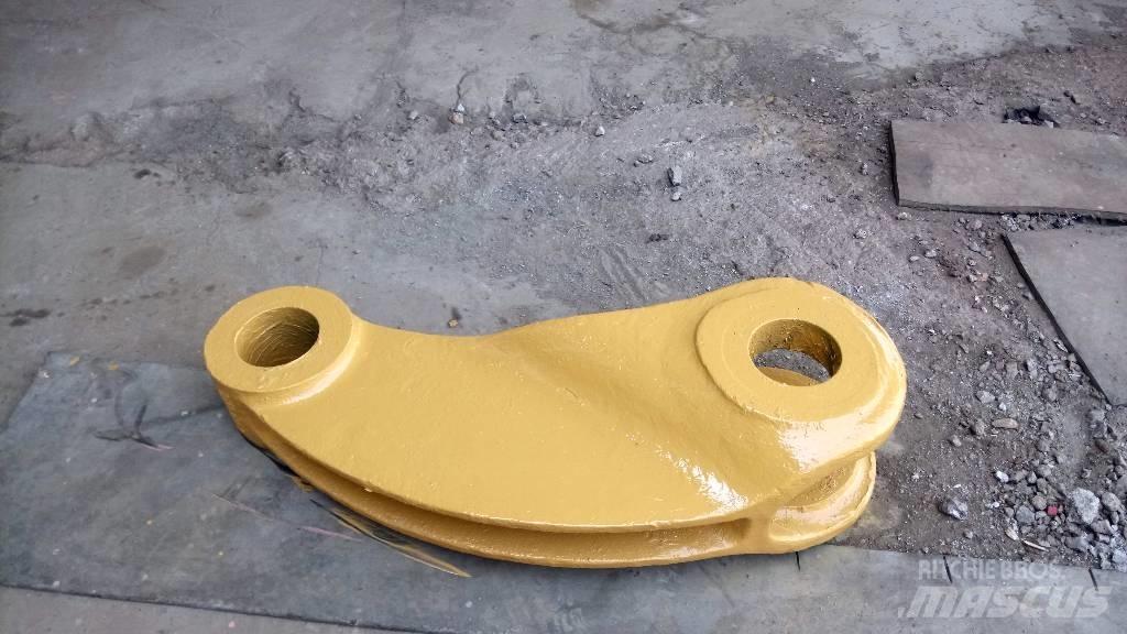 CAT 245 Podvozky a zavesenie kolies