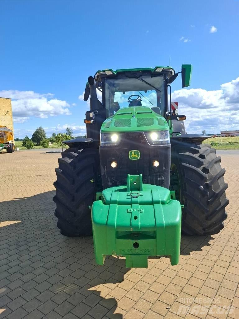 John Deere 8R410 Traktory