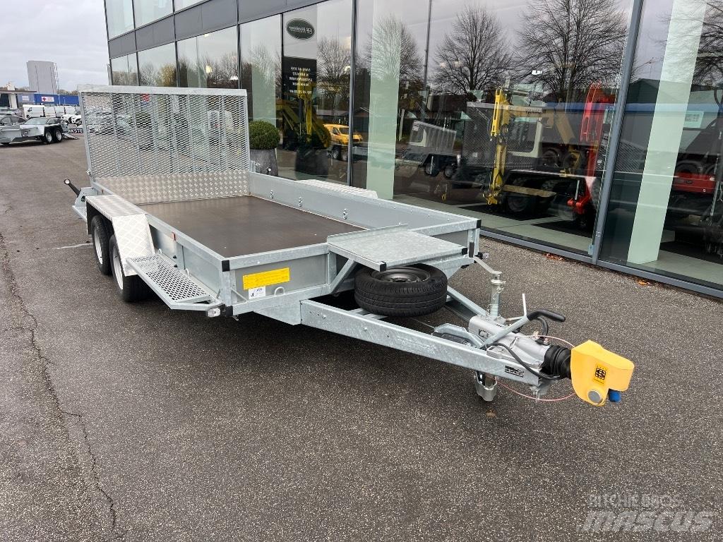 Variant 3518 m4 Prívesy na prepravu automobilov