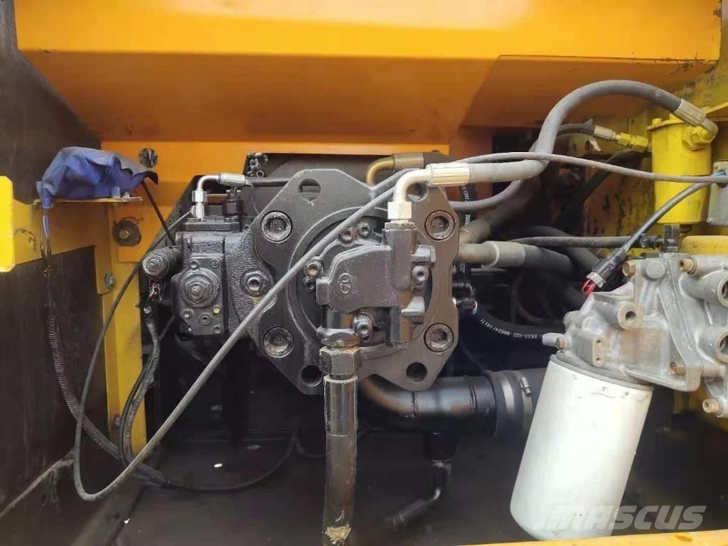 Sany SY 215 C-9 Pásové rýpadlá