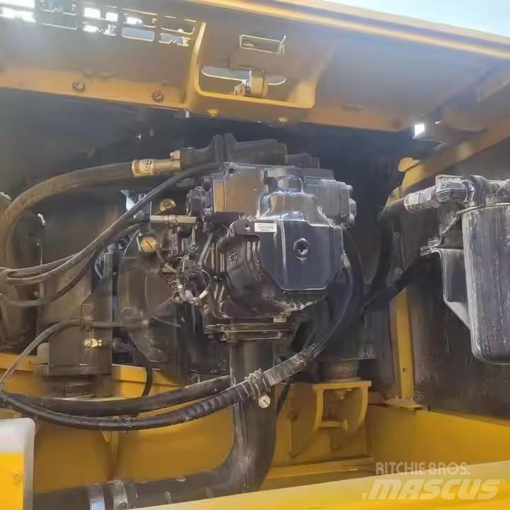 Komatsu PC360-8 Pásové rýpadlá