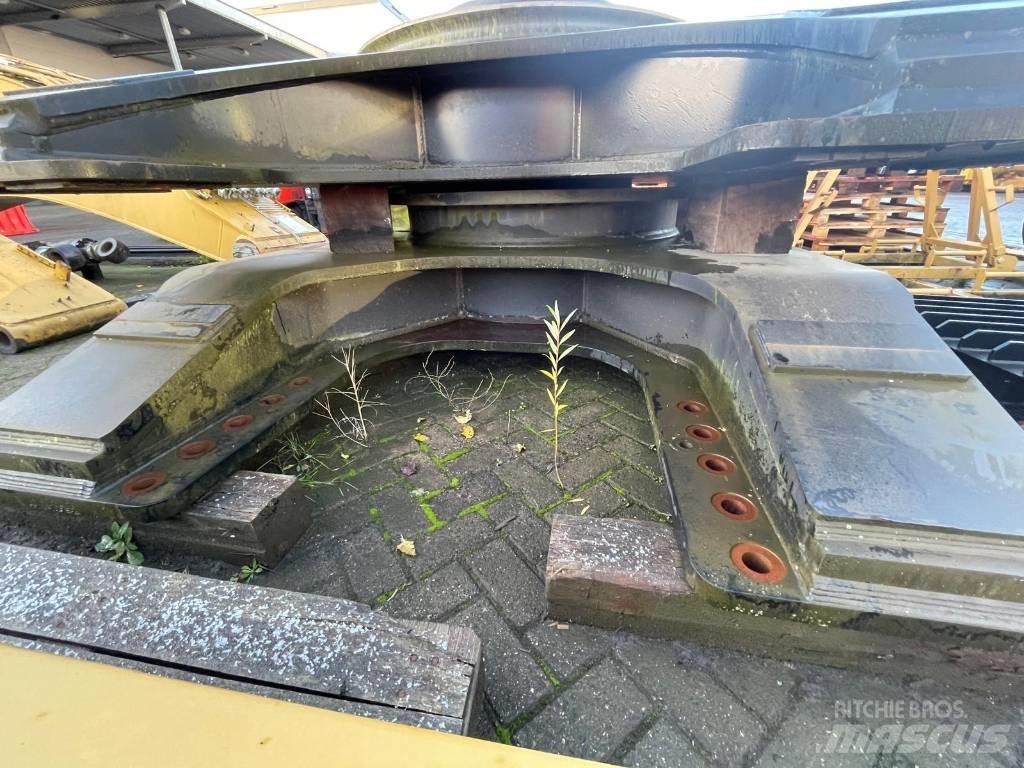 CAT 352 F Podvozky a zavesenie kolies