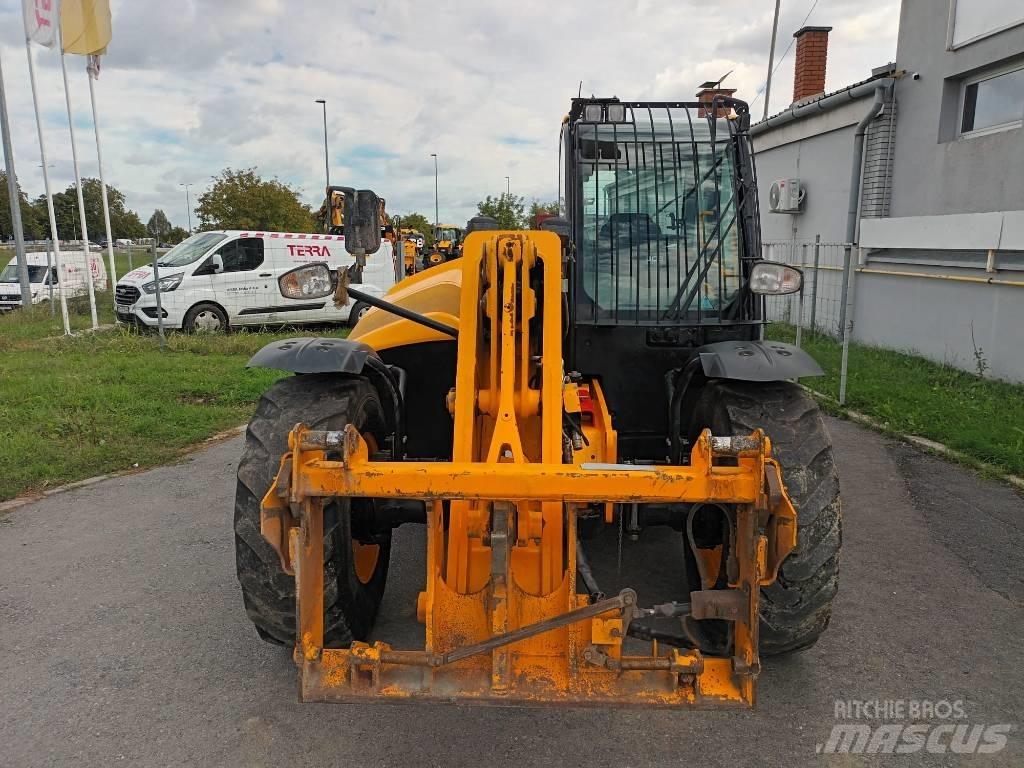 JCB 542-70 IND Teleskopické kolesové nakladače
