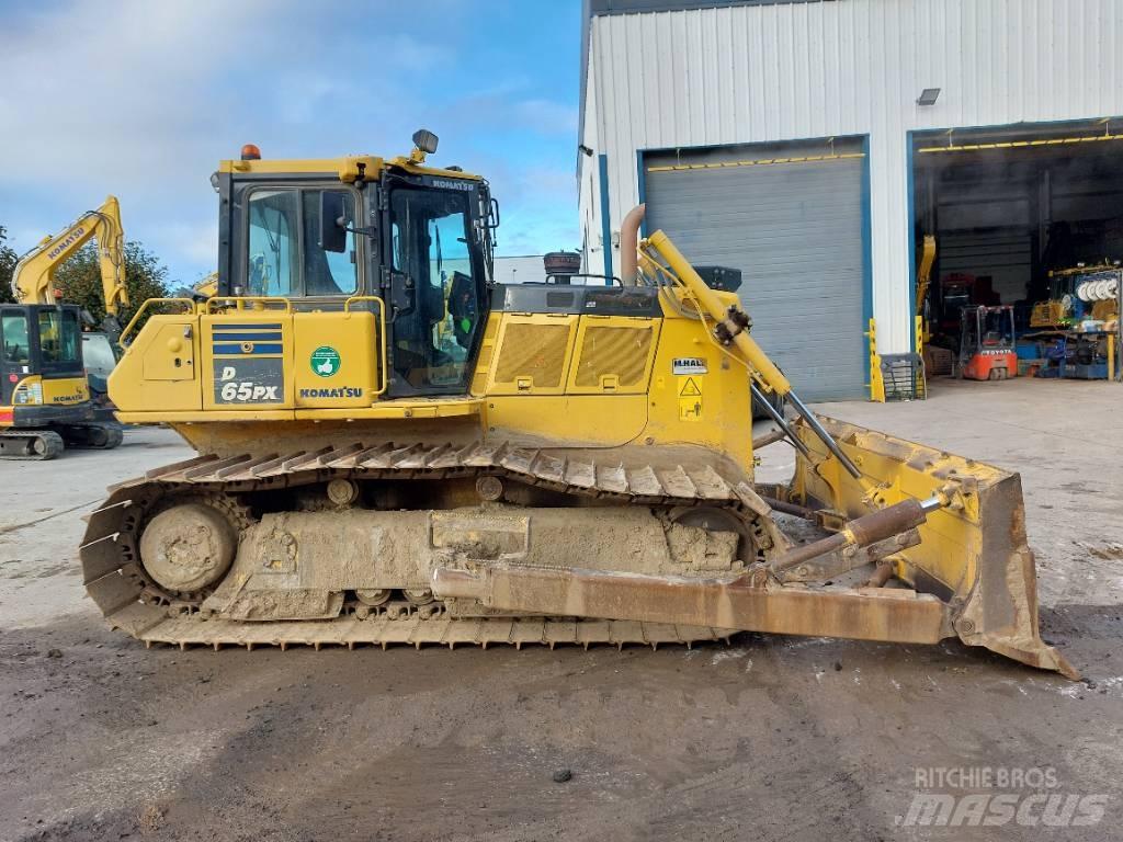 Komatsu D65PX-18 Pásové dozéry
