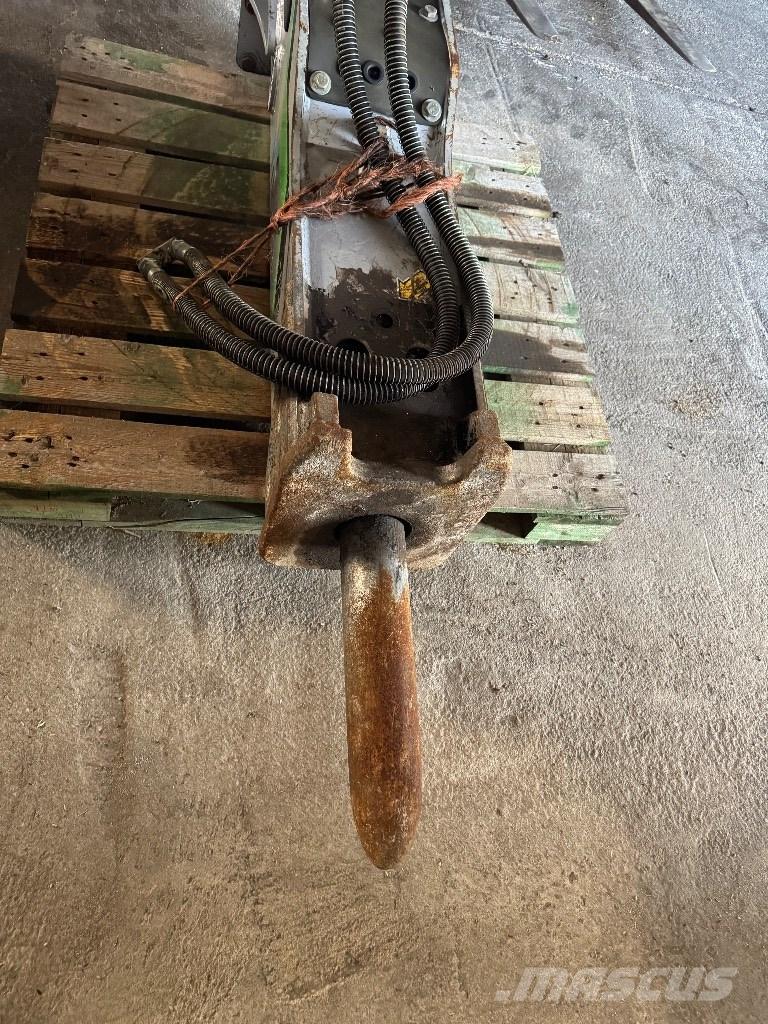 Hyundai R140W-9A Kolesové rýpadlá