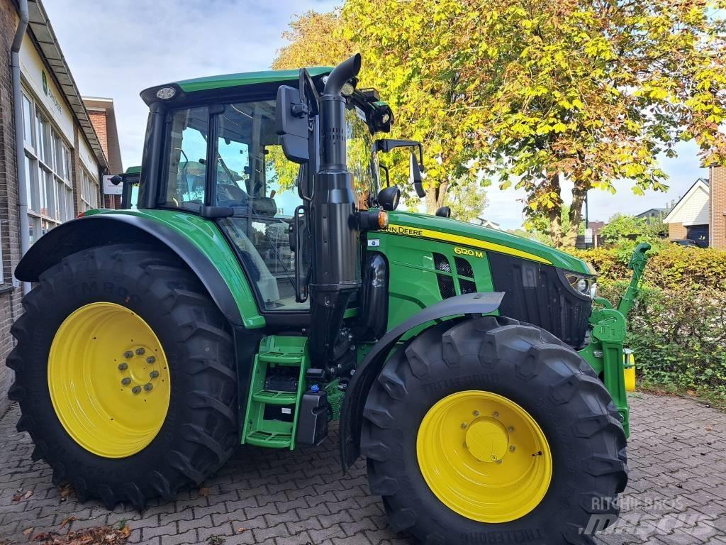 John Deere 6120M Traktory