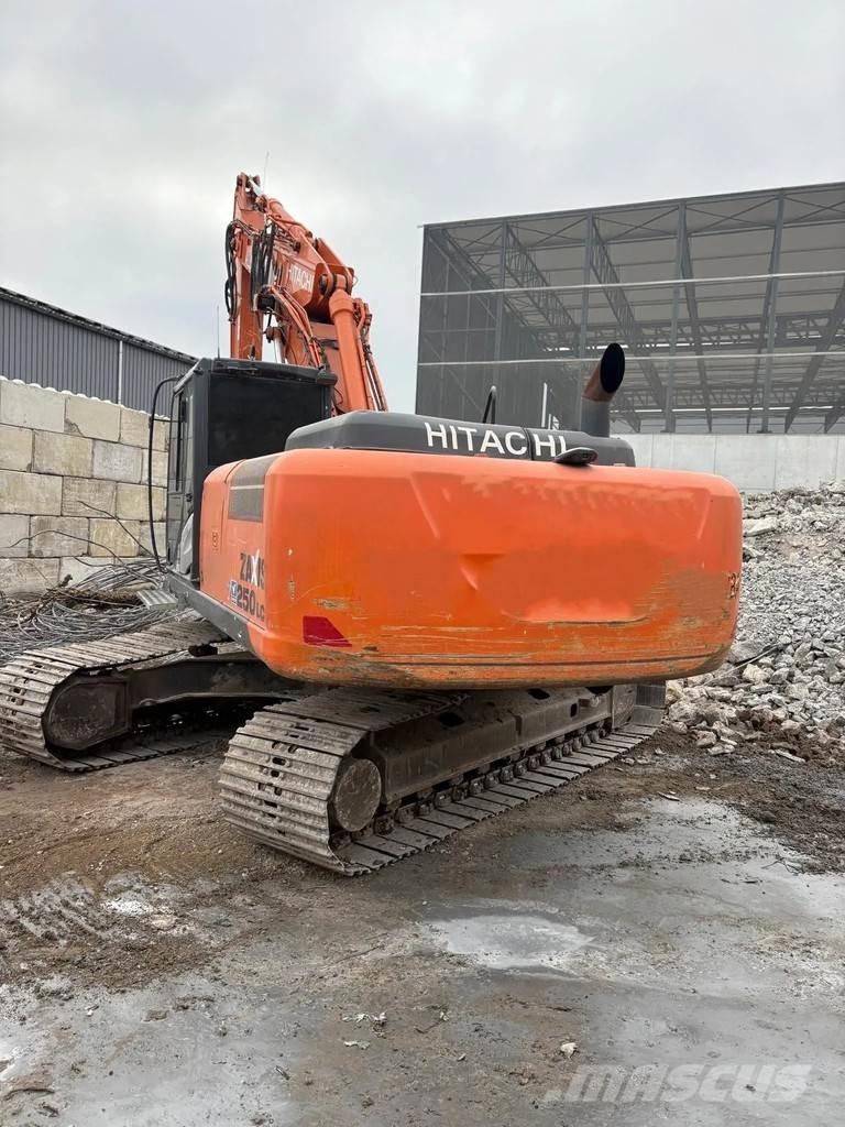 Hitachi ZX250LC-5B Pásové rýpadlá