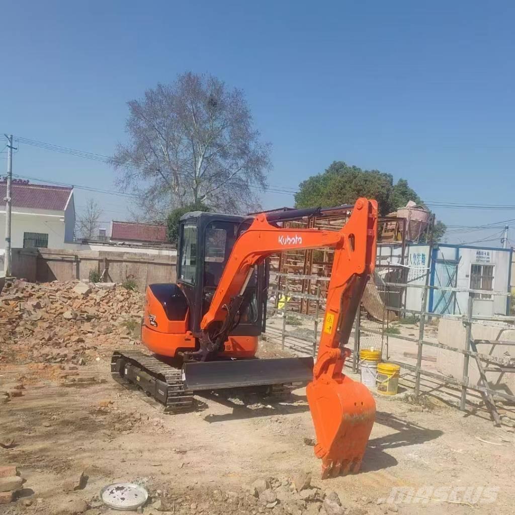 Kubota U 27 Mini rýpadlá < 7t