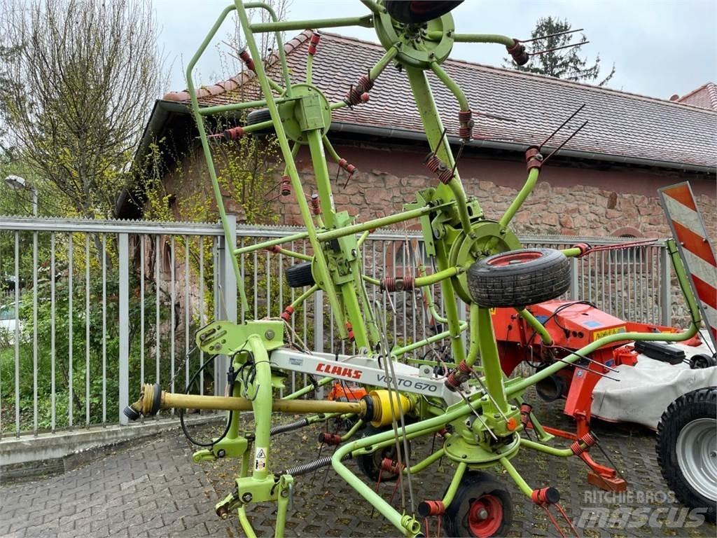 CLAAS Volto 670 Obracače a zhrabovače sena