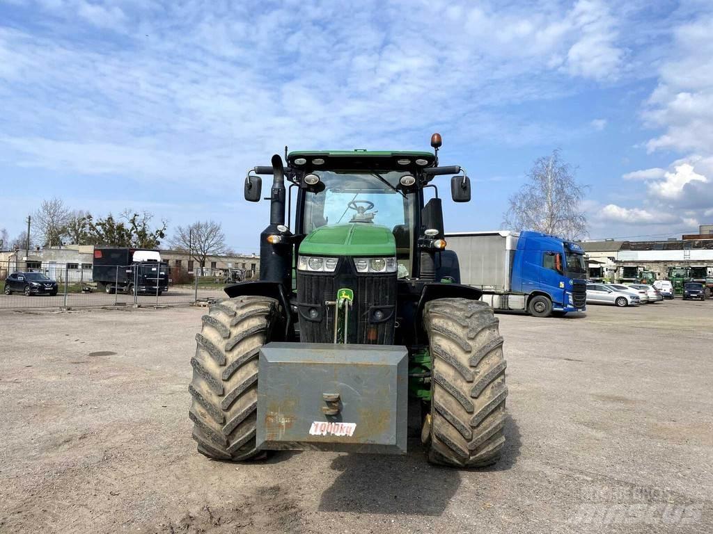 John Deere 7310R Traktory