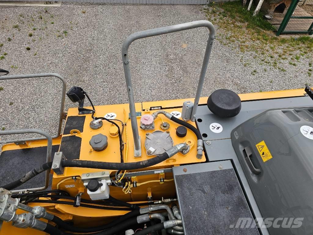 Liebherr R 922 LC Pásové rýpadlá