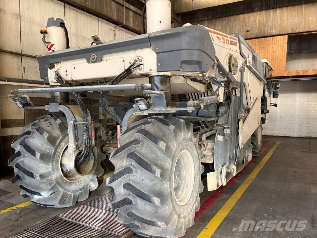 Wirtgen WR 240i Iné