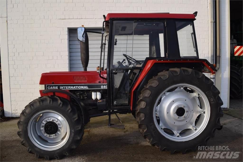 Case IH 840 Traktory