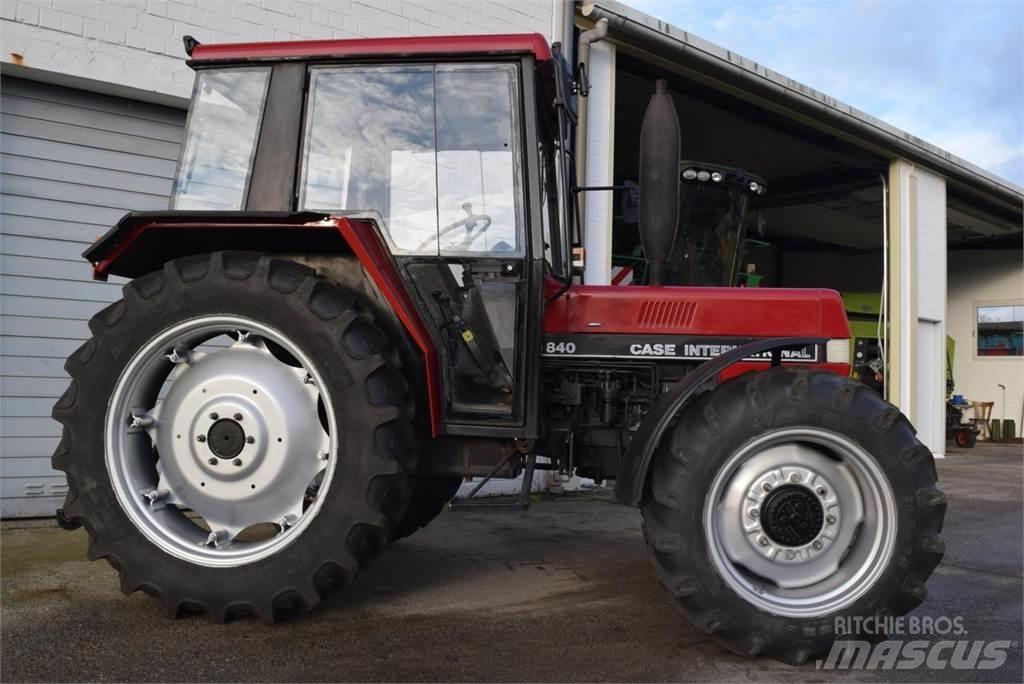 Case IH 840 Traktory