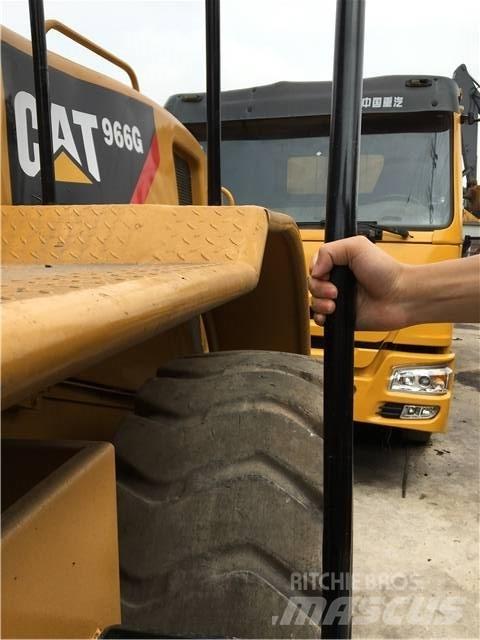 CAT 966G Kolesové nakladače