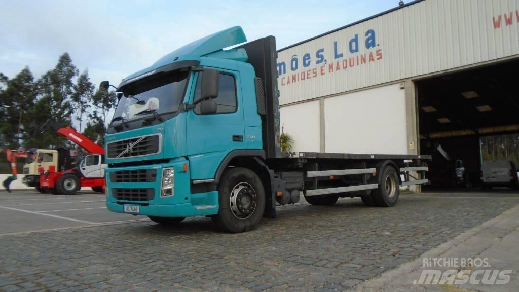 Volvo FM 9 300 Plošinové nákladné automobily/nákladné automobily so sklápacími bočnicami